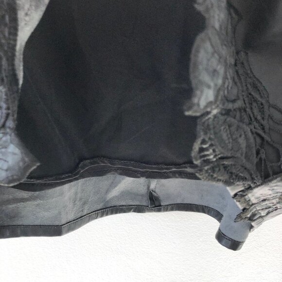 Forever 21 Black Faux Leather Floral Embroidered Hem Skirt Women Plus Size 14 - Picture 5 of 9